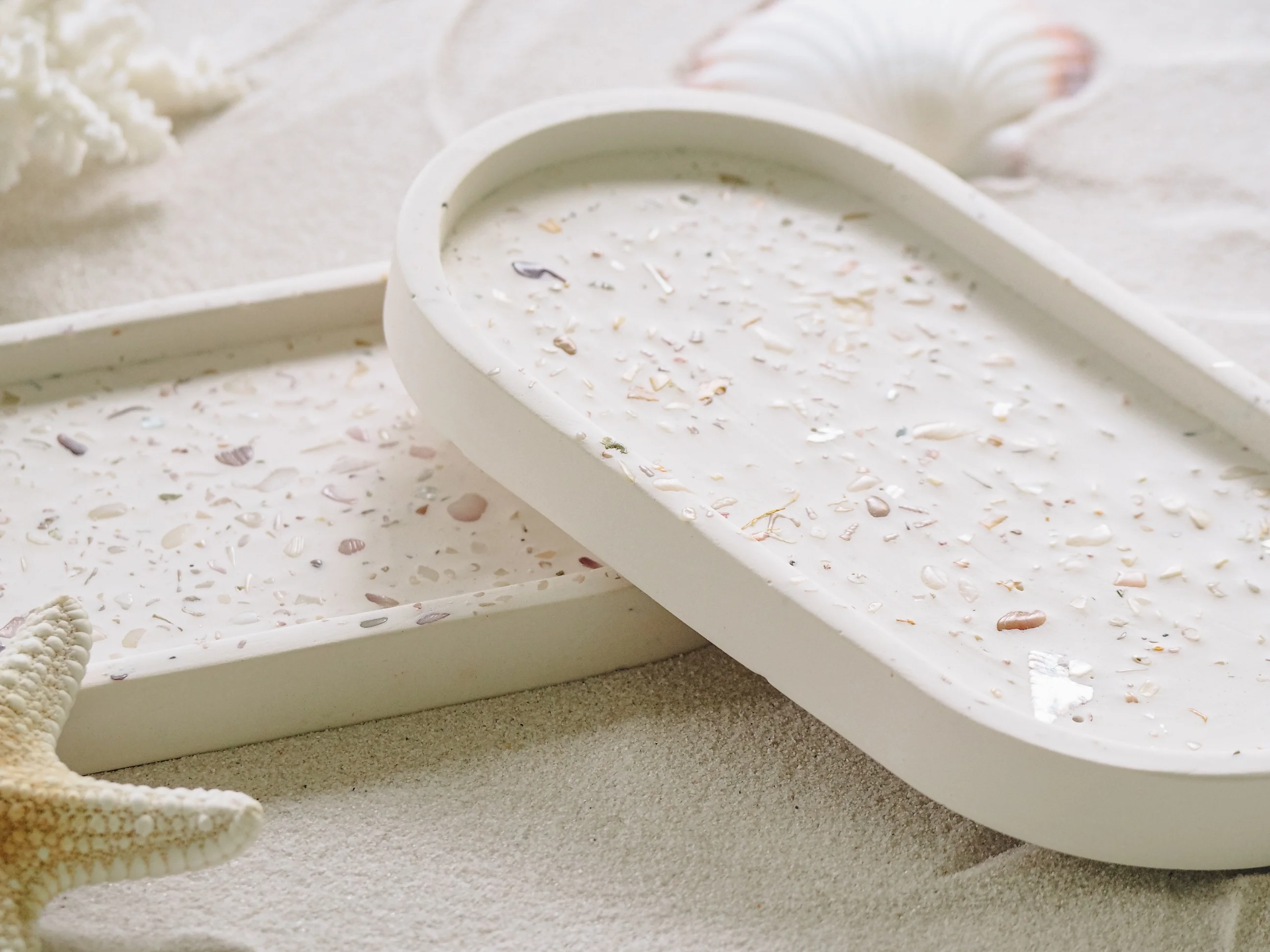 Pearled Shell Terrazzo Oval Belize Tray - Image 4